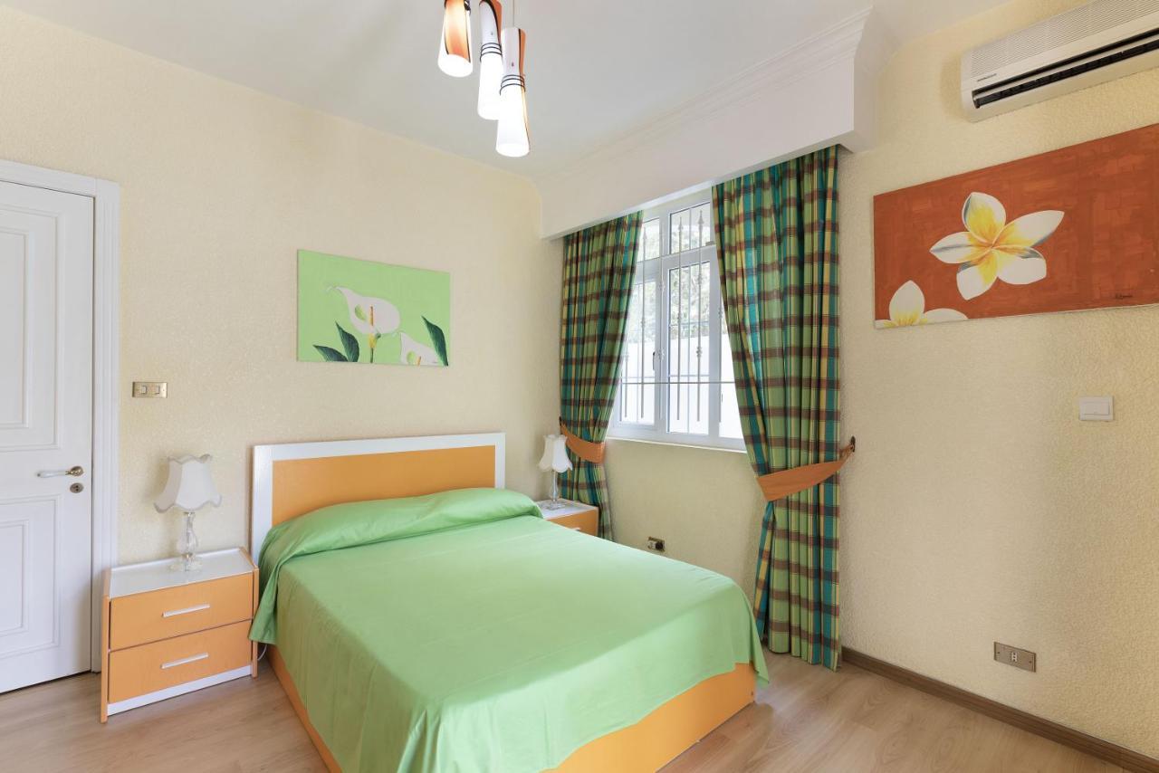 Apartment Orchid Гранд Байе Екстериор снимка