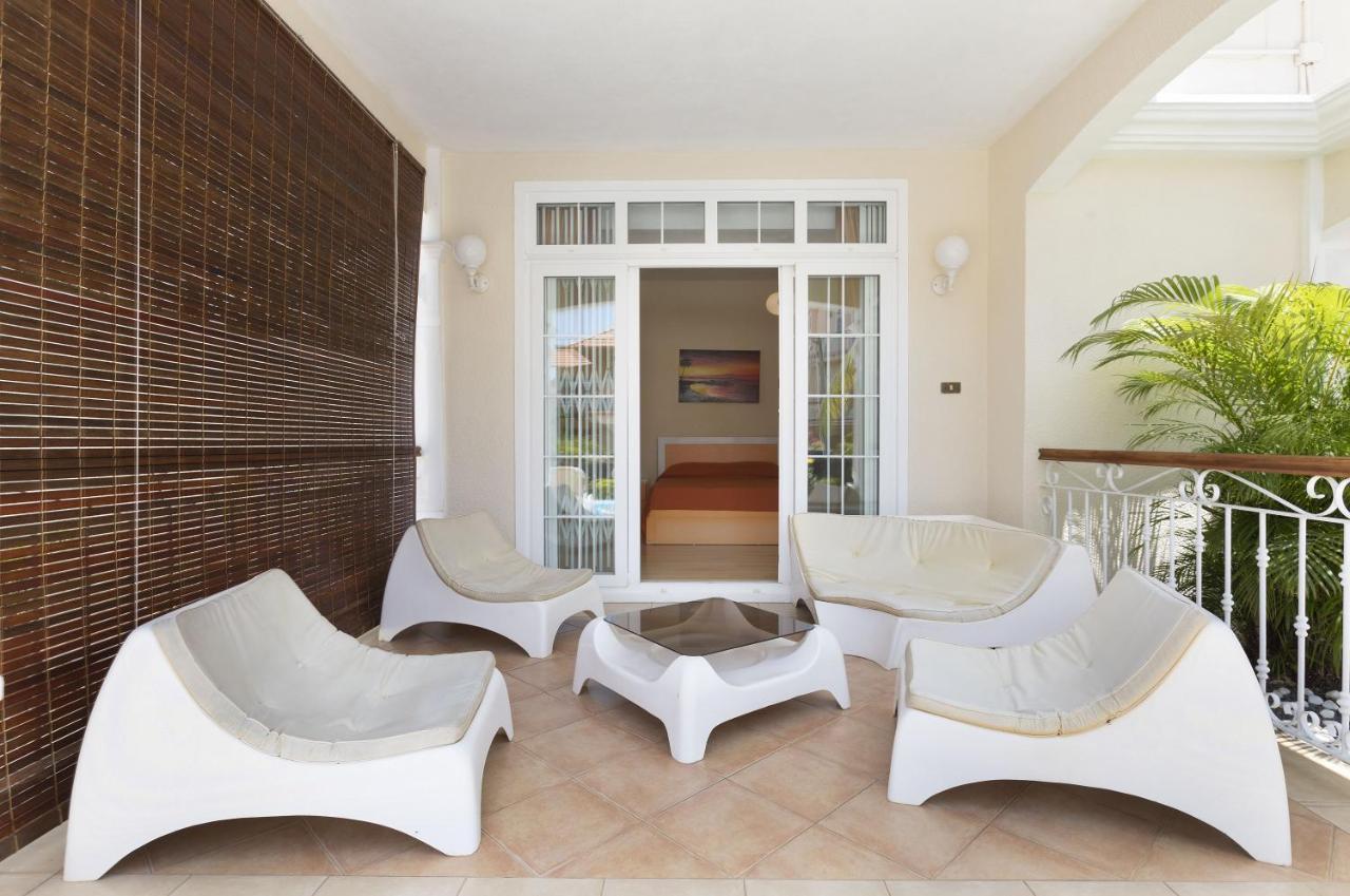 Apartment Orchid Гранд Байе Екстериор снимка