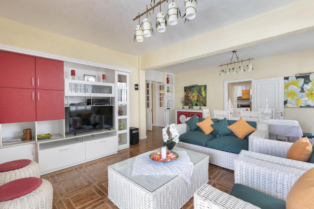 Apartment Orchid Гранд Байе Екстериор снимка